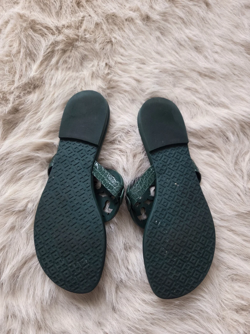 Tory Burch classic tory